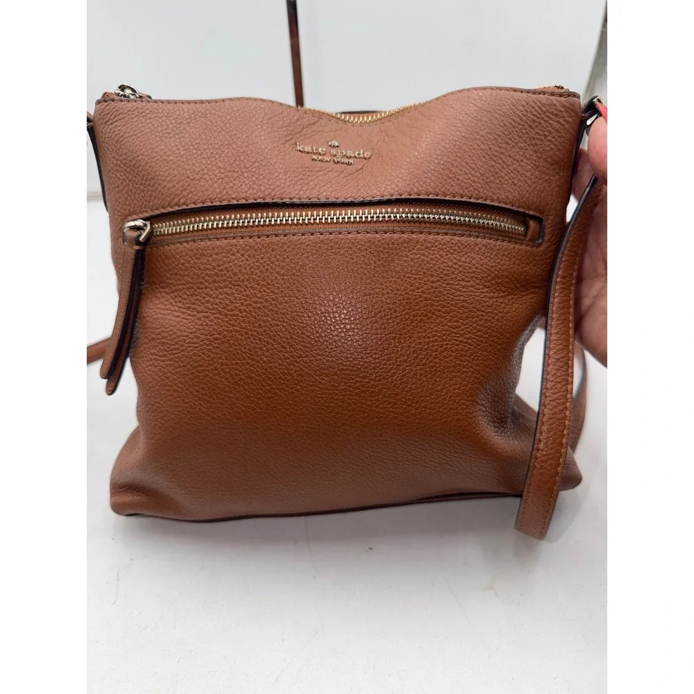 Kate Spade New York Pebbled Leather Crossbody Bag Brown Cognac Zippered Pocket